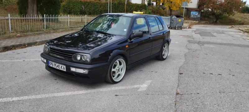 VW Golf 2.0 ABF 16V, снимка 2 - Автомобили и джипове - 48367951