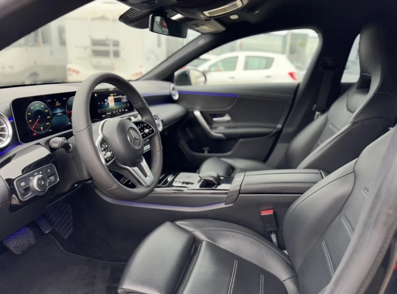 Mercedes-Benz CLA 200 FULL LED / DISTRONIC / KAMERA / AMBILIGHT , снимка 15 - Автомобили и джипове - 51422684