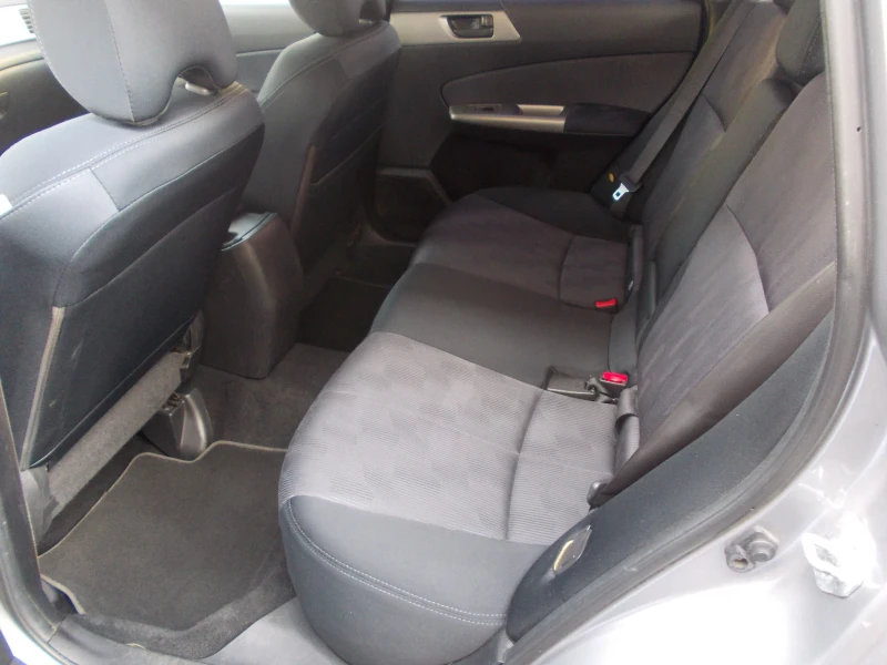 Subaru Forester 2.0-4x4-клима, снимка 8 - Автомобили и джипове - 52534520