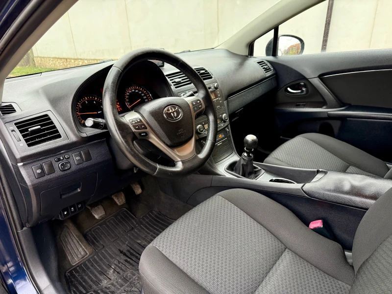 Toyota Avensis D4D* 126ps* Xenon* PDC* Подгрев* TomTom, снимка 9 - Автомобили и джипове - 52807100