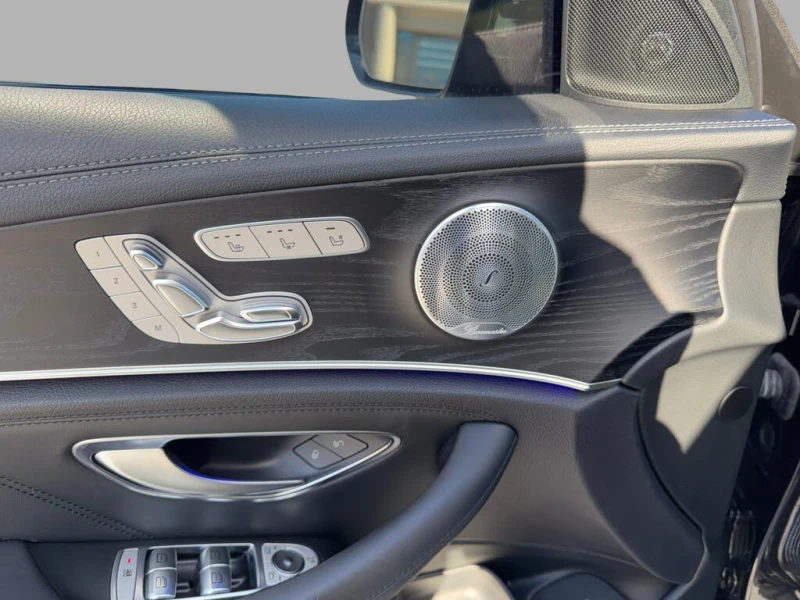 Mercedes-Benz E 43 AMG 4MATIC * NAVI * MASSAGE * BURMESTER * ПОДГРЕВ , снимка 7 - Автомобили и джипове - 53397019