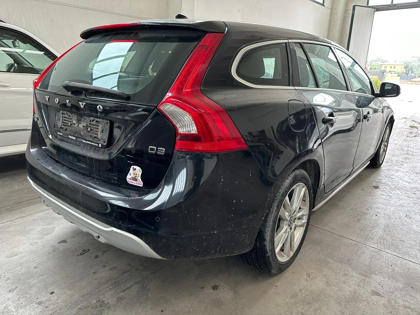 Volvo V60 2.0D D3 TIP D5204T2 GEARTRONIK SUMMUM - изображение 8