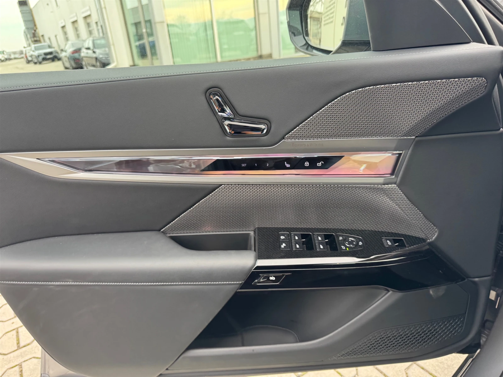 BMW i7 xDrive60, снимка 12 - Автомобили и джипове - 51455922