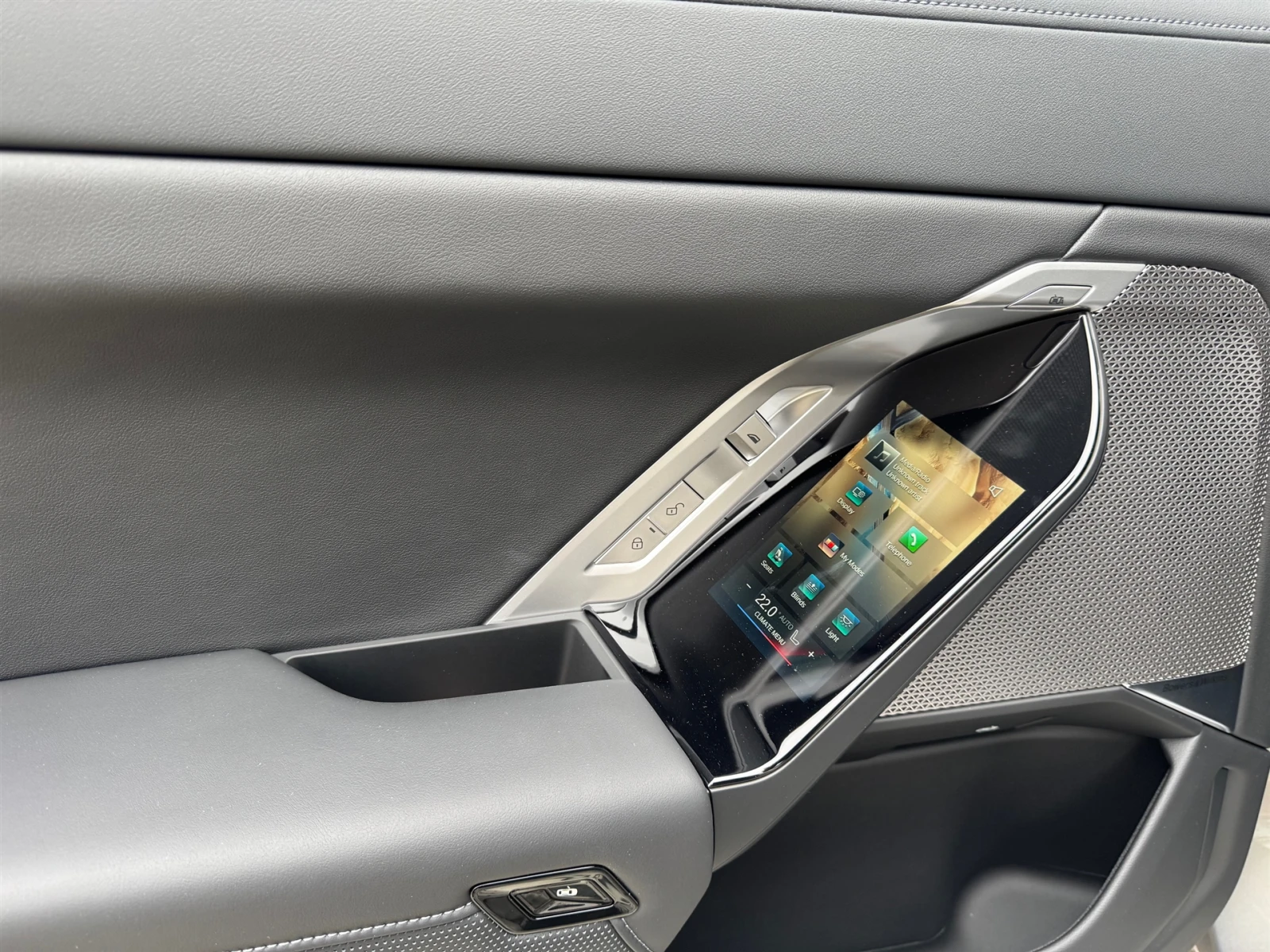 BMW i7 xDrive60, снимка 16 - Автомобили и джипове - 51455922