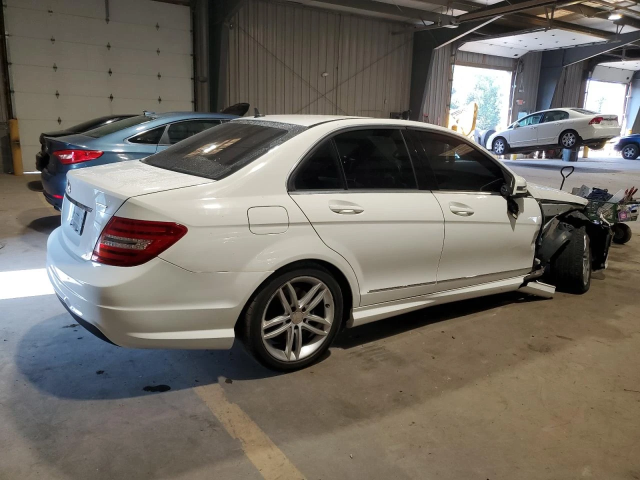 Mercedes-Benz C 250 1.8L 4/КОЖА/ПОДГР./АВТОПИЛОТ - изображение 3