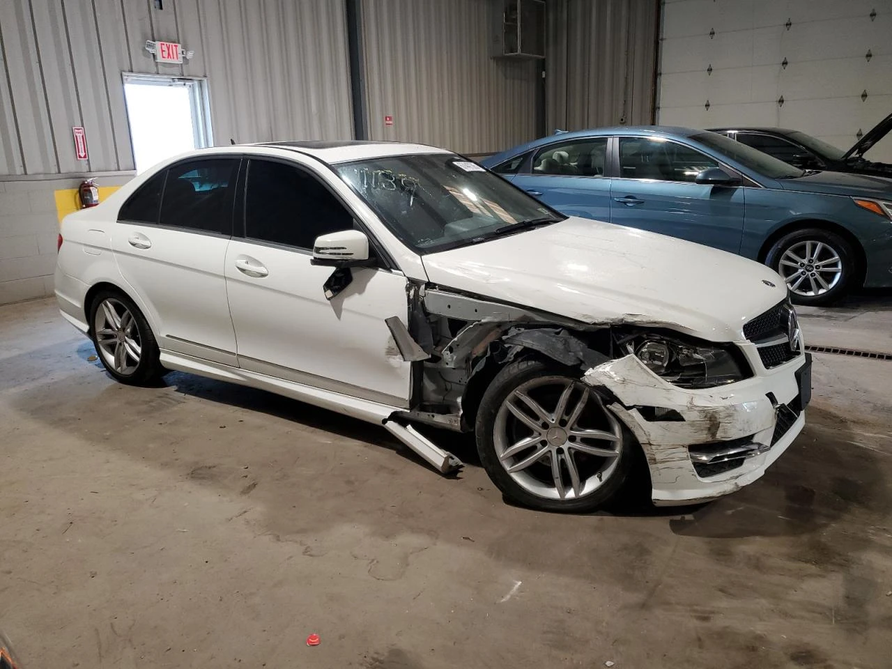 Mercedes-Benz C 250 1.8L 4/КОЖА/ПОДГР./АВТОПИЛОТ - изображение 4