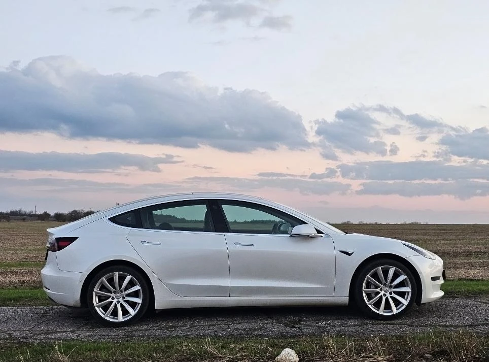 Tesla Model 3  4х4 Европейска Гаранция - изображение 8