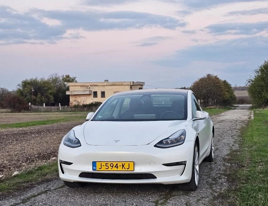 Tesla Model 3  44   | Mobile.bg   13