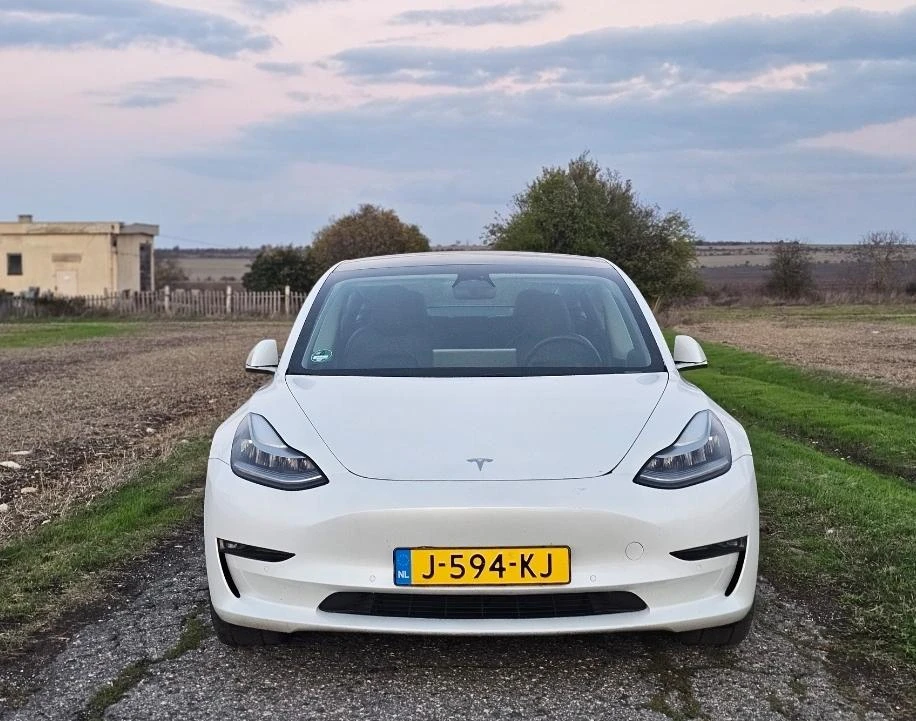 Tesla Model 3  44   | Mobile.bg   12