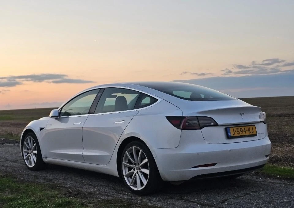 Tesla Model 3  4х4 Европейска Гаранция - изображение 5