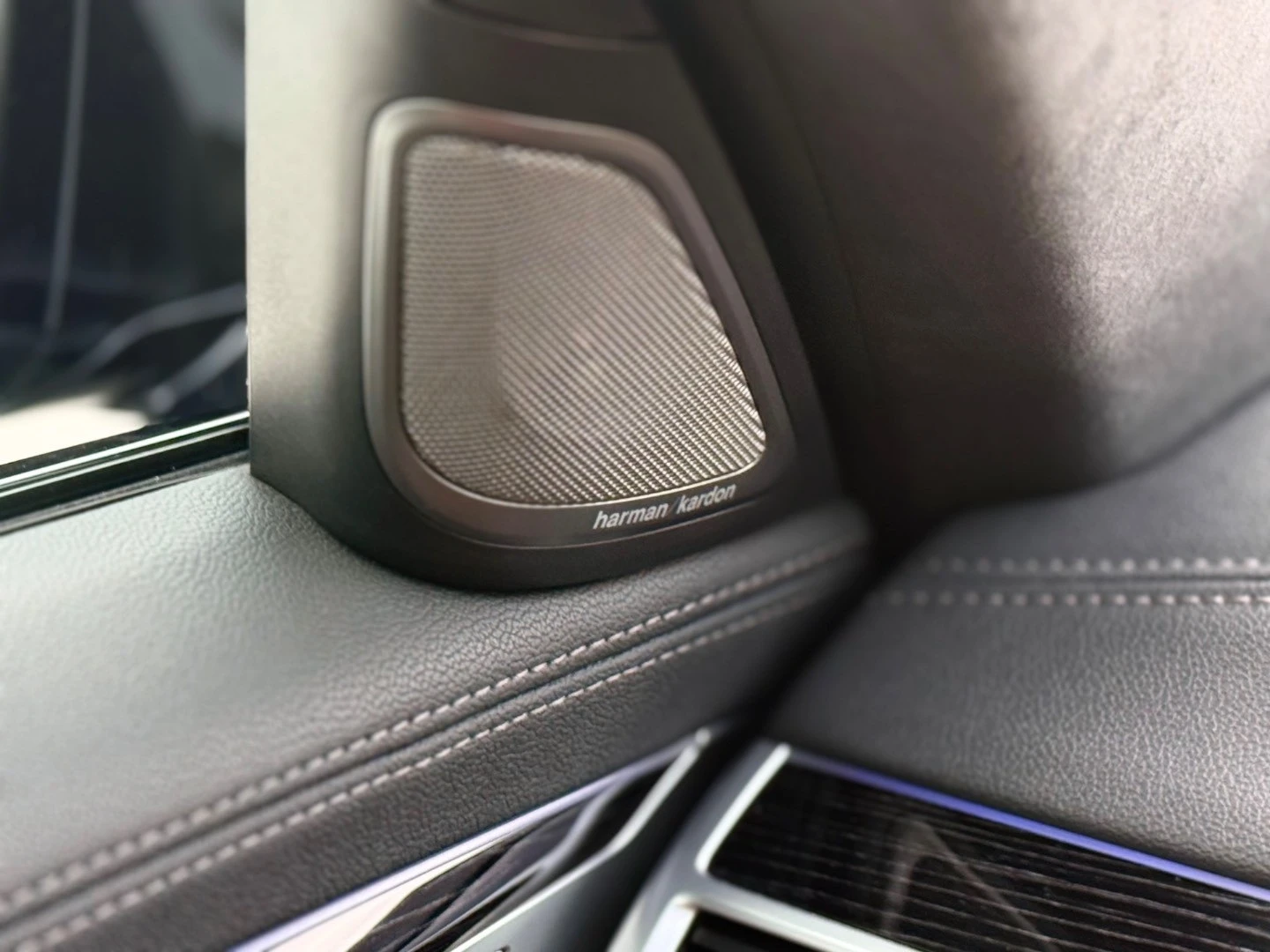 BMW 740 M-Sport xDrive - изображение 7