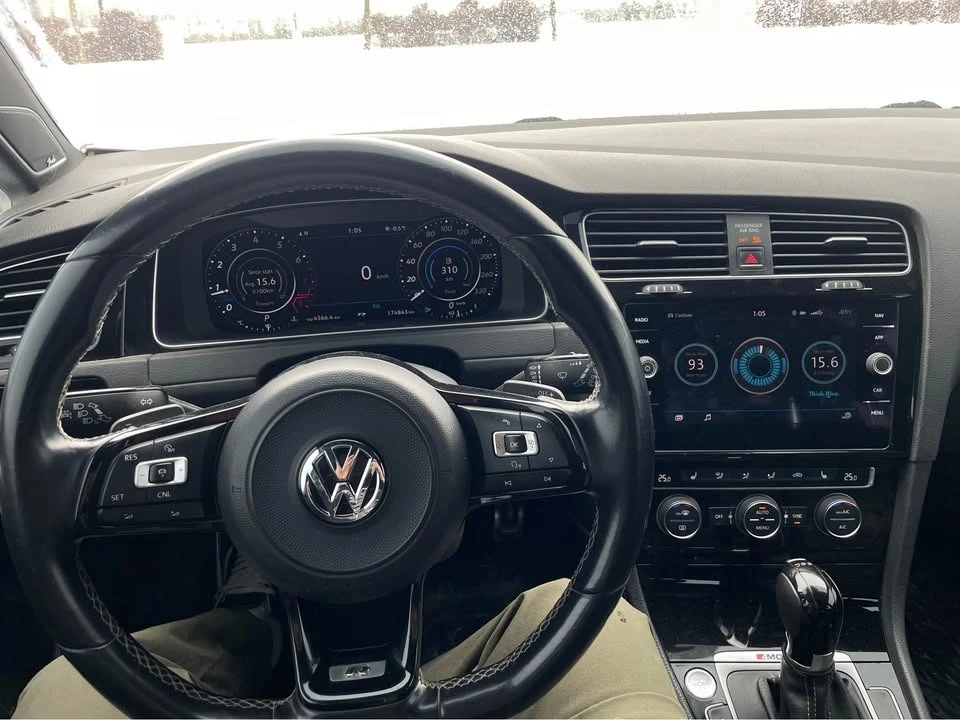 VW Golf R * * CARFAX * *  * *  | Mobile.bg   6