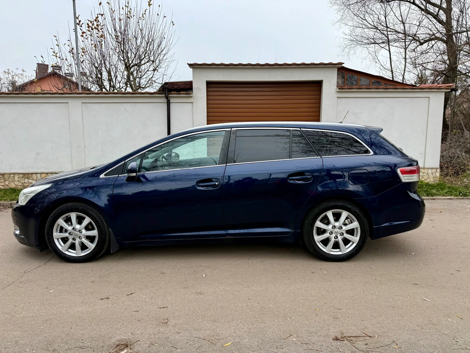 Toyota Avensis D4D* 126ps* Xenon* PDC* �������* TomTom | Mobile.bg � ����������� 2