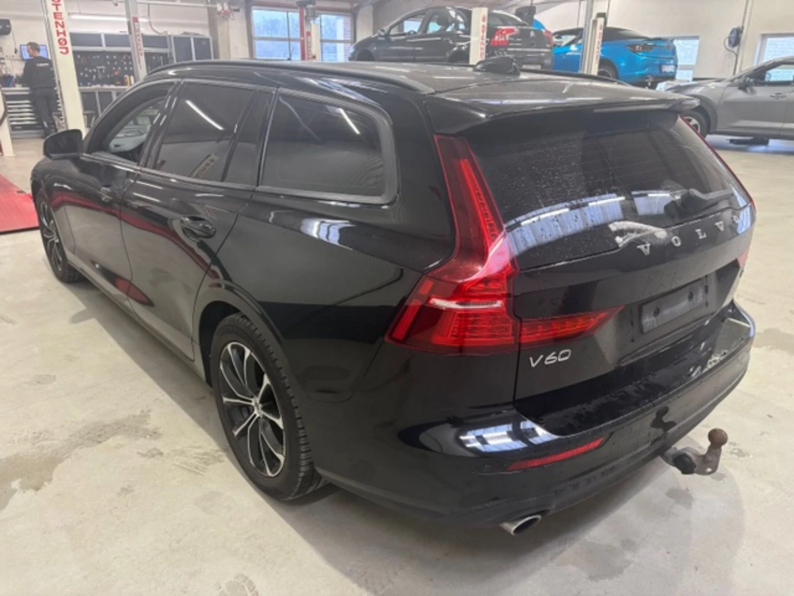 Volvo V60 Momentum | 2.0d 190hp | Automatic , снимка 4 - Автомобили и джипове - 53753057