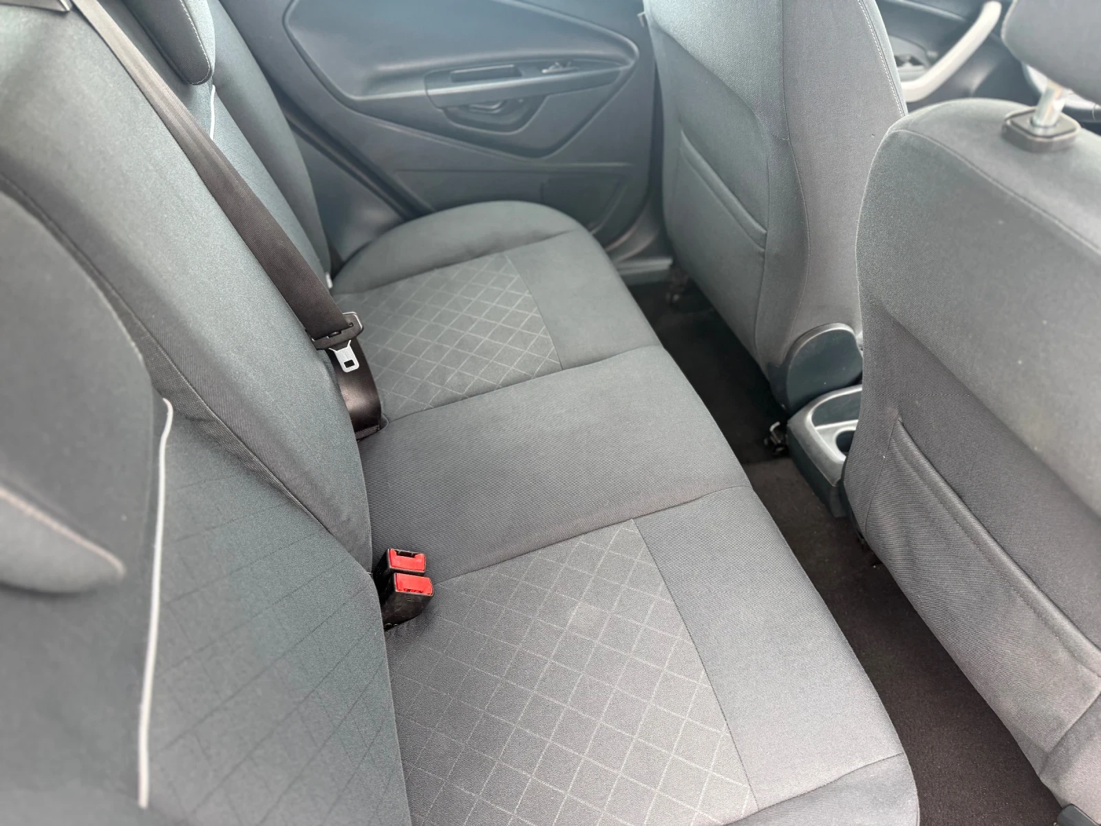 Ford Fiesta Бензин-Италия, снимка 15 - Автомобили и джипове - 54129996