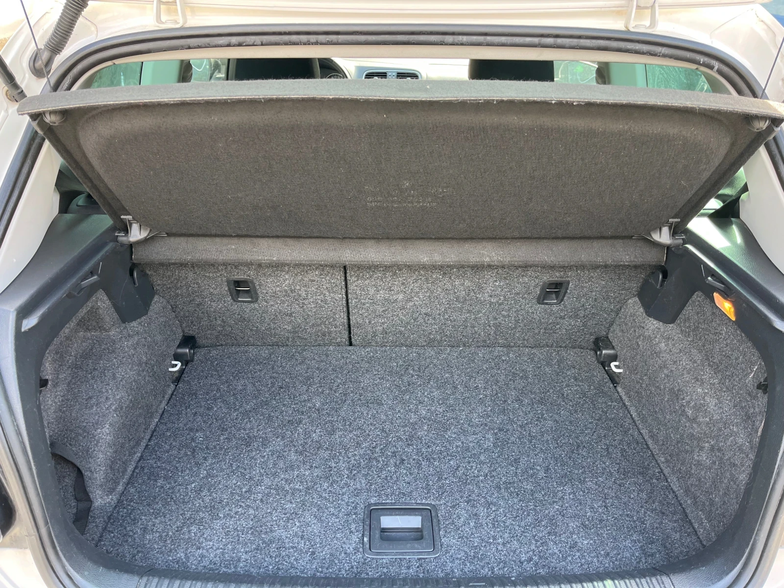 VW Polo 1.4 AВТОМАТИК, снимка 12 - Автомобили и джипове - 54306867