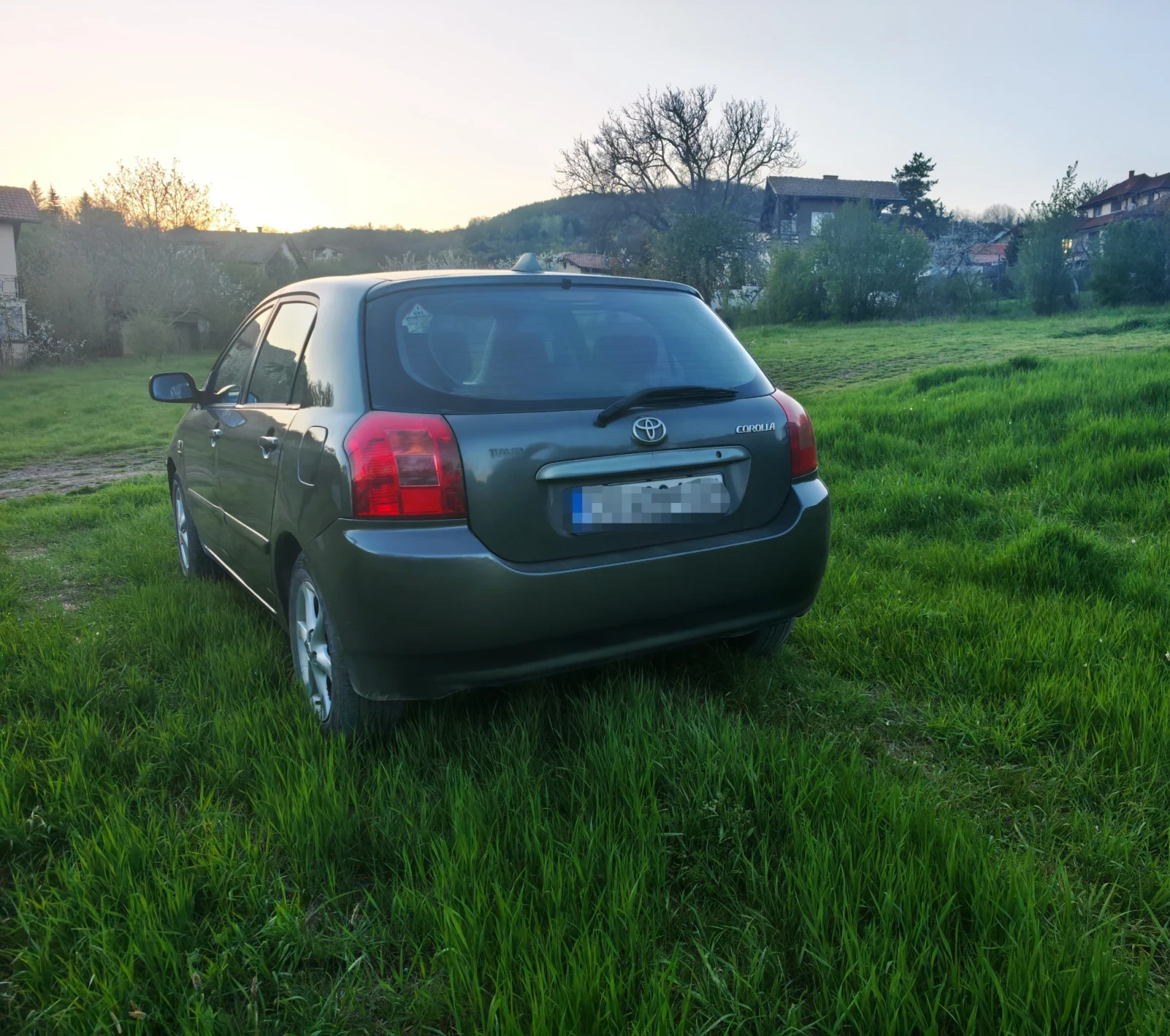 Toyota Corolla 1.6 i, снимка 2 - Автомобили и джипове - 54322807