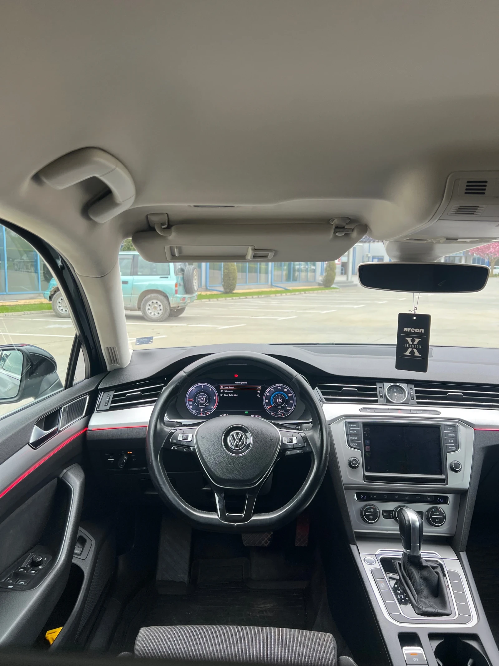 VW Passat 2.0 tdi, снимка 5 - Автомобили и джипове - 54374096