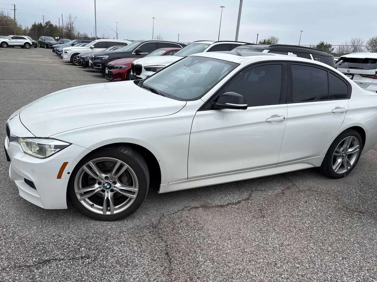 BMW 330 * 330i xDrive * CARFAX * ЦЕНА ДО БГ, снимка 2 - Автомобили и джипове - 54450738