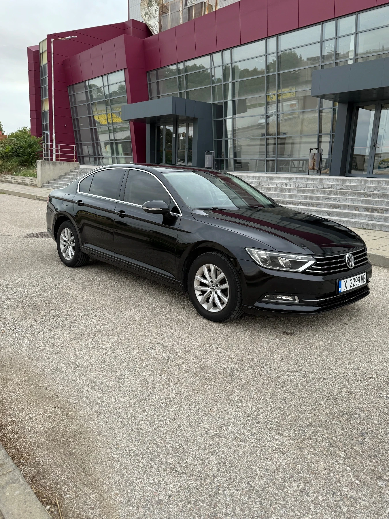 VW Passat 1.6 tdi, снимка 2 - Автомобили и джипове - 54477542