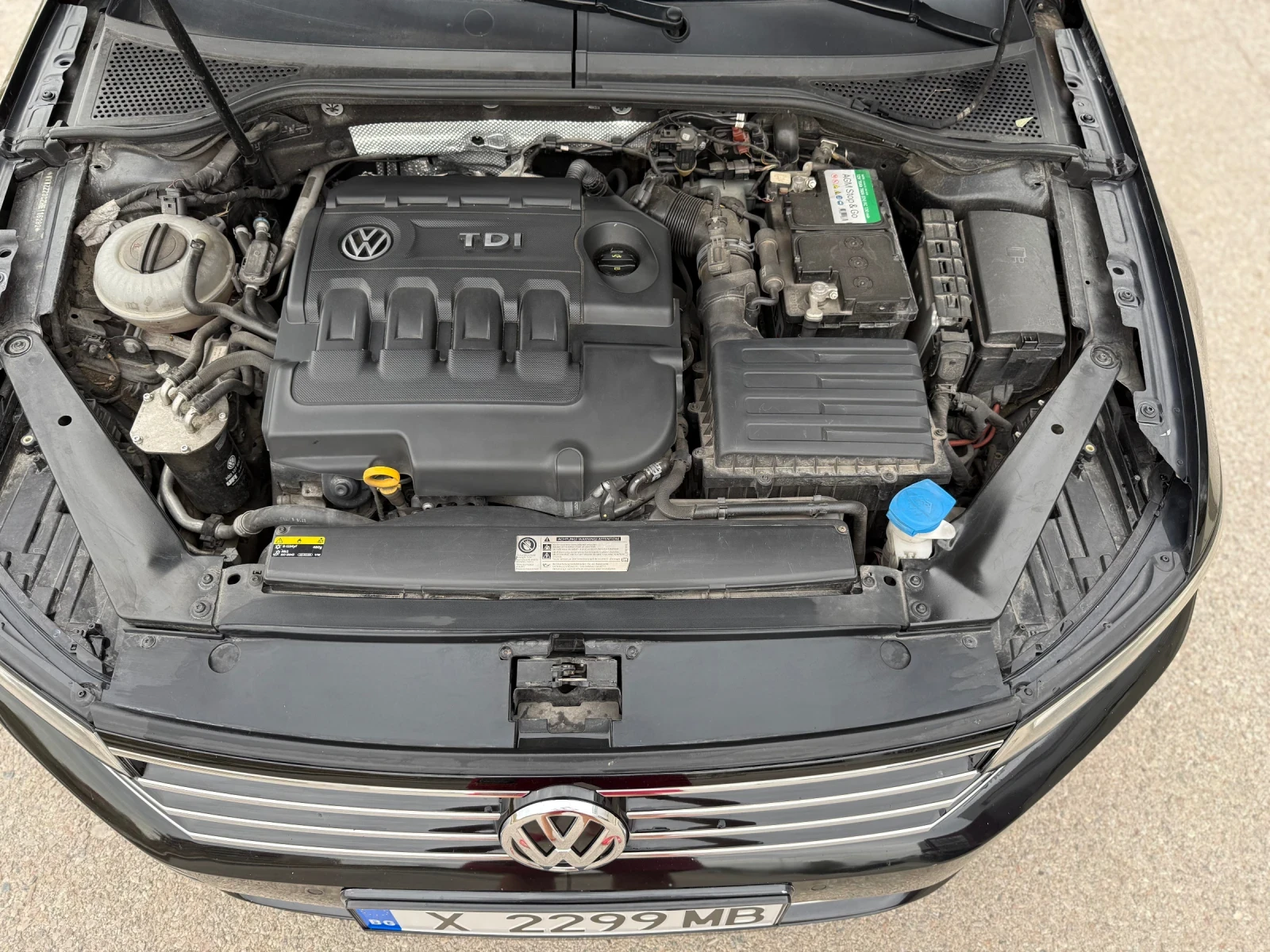 VW Passat 1.6 tdi, снимка 9 - Автомобили и джипове - 54477542