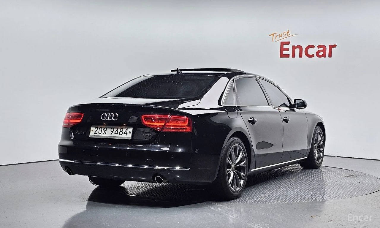 Audi A8 3.0 TFSI* QUATTRO* КОЖА* ПОДГРЕВ* ОБДУХВ* МОНИТОРИ, снимка 2 - Автомобили и джипове - 54740712