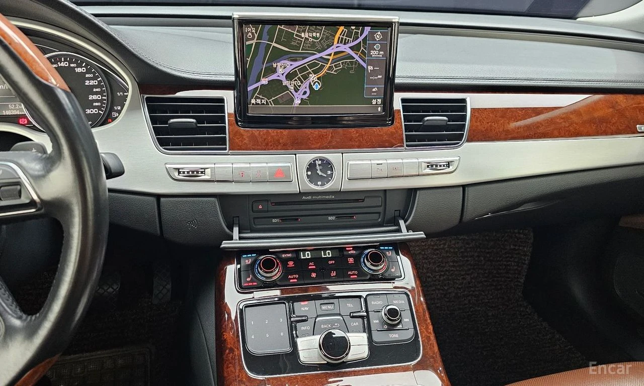 Audi A8 3.0 TFSI* QUATTRO* КОЖА* ПОДГРЕВ* ОБДУХВ* МОНИТОРИ, снимка 11 - Автомобили и джипове - 54740712