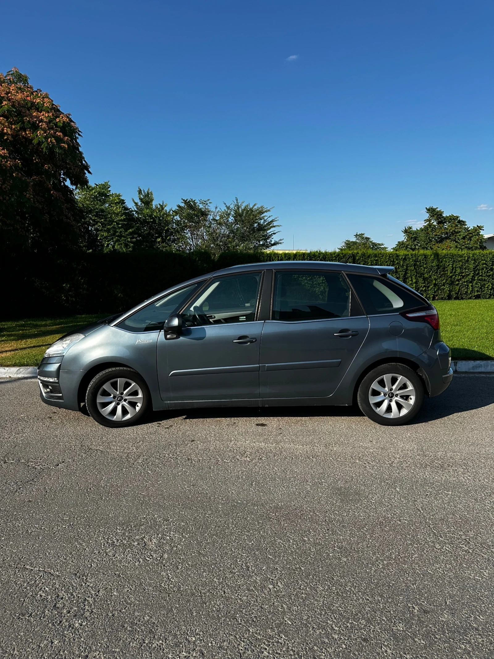 Citroen C4 Picasso, снимка 4 - Автомобили и джипове - 55002989