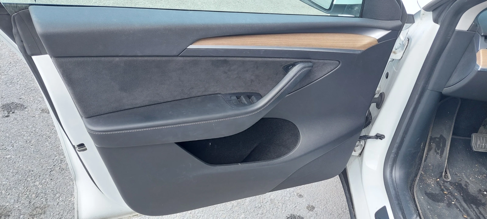 Tesla Model Y Long Range AWD, снимка 16 - Автомобили и джипове - 55157074