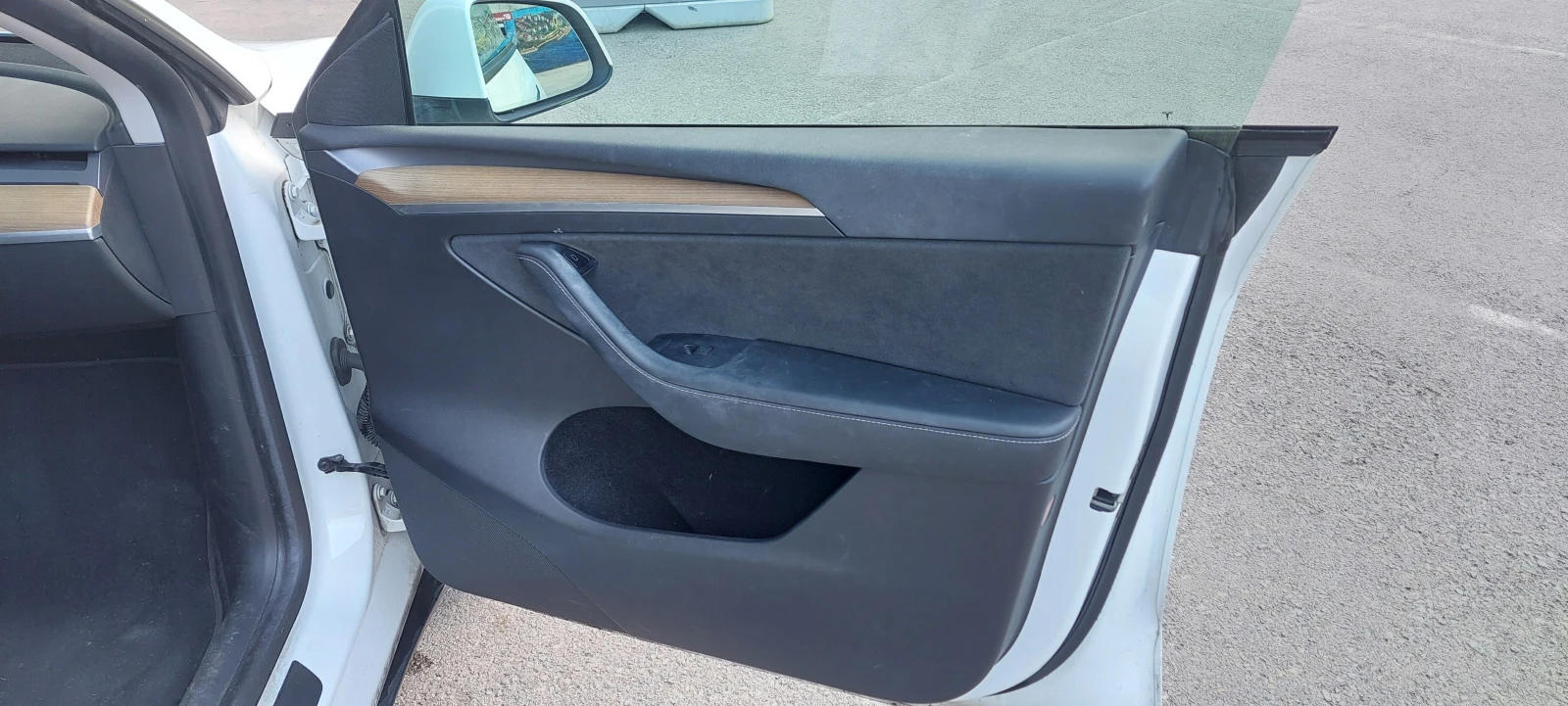 Tesla Model Y Long Range AWD, снимка 15 - Автомобили и джипове - 55157074