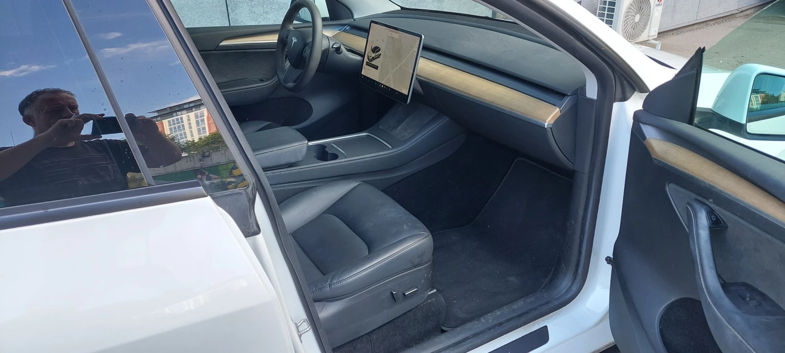 Tesla Model Y Long Range AWD, снимка 8 - Автомобили и джипове - 55157074
