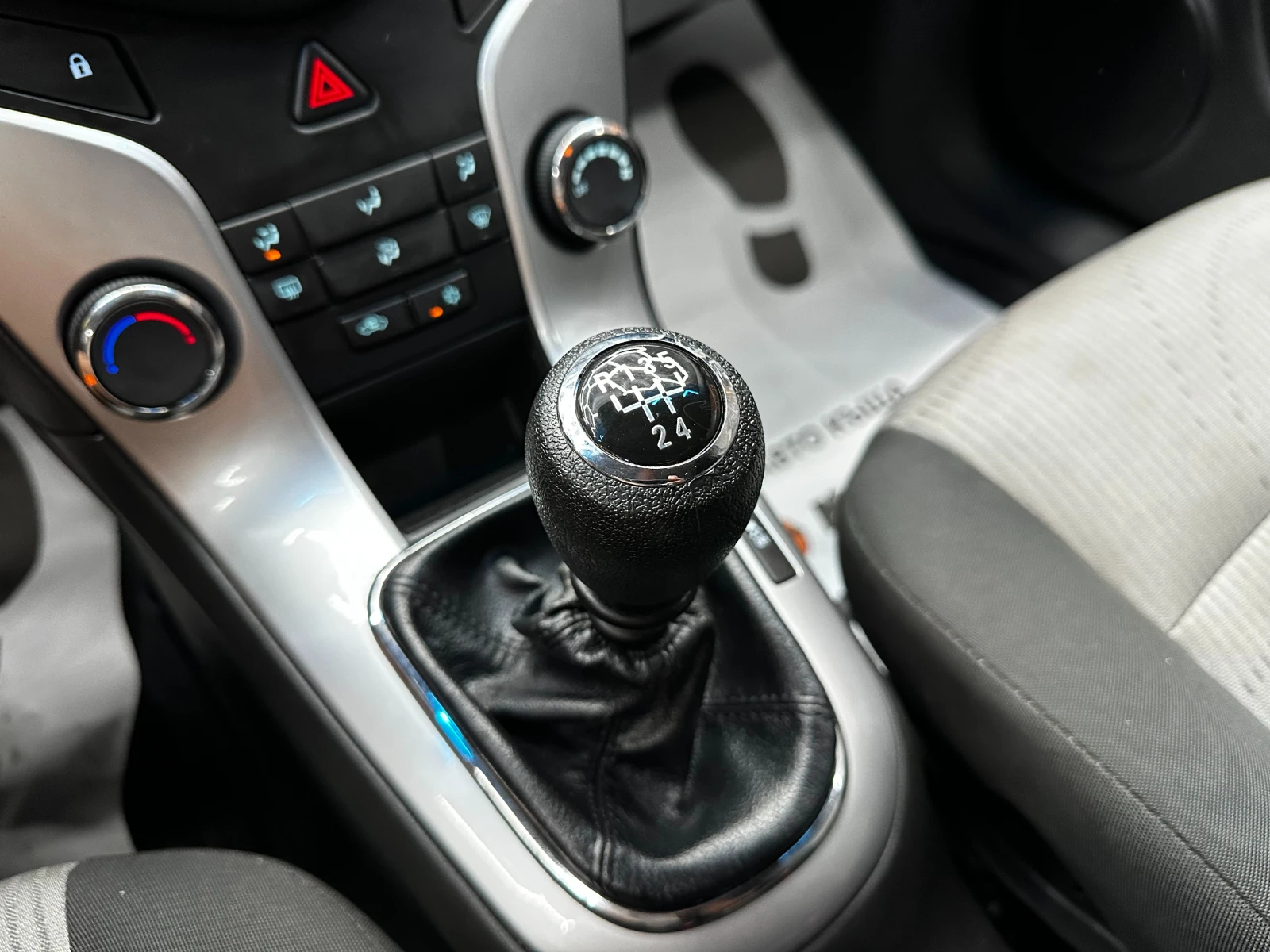 Chevrolet Cruze 1.6i 117 к.с./ГАЗ , снимка 9 - Автомобили и джипове - 55541274