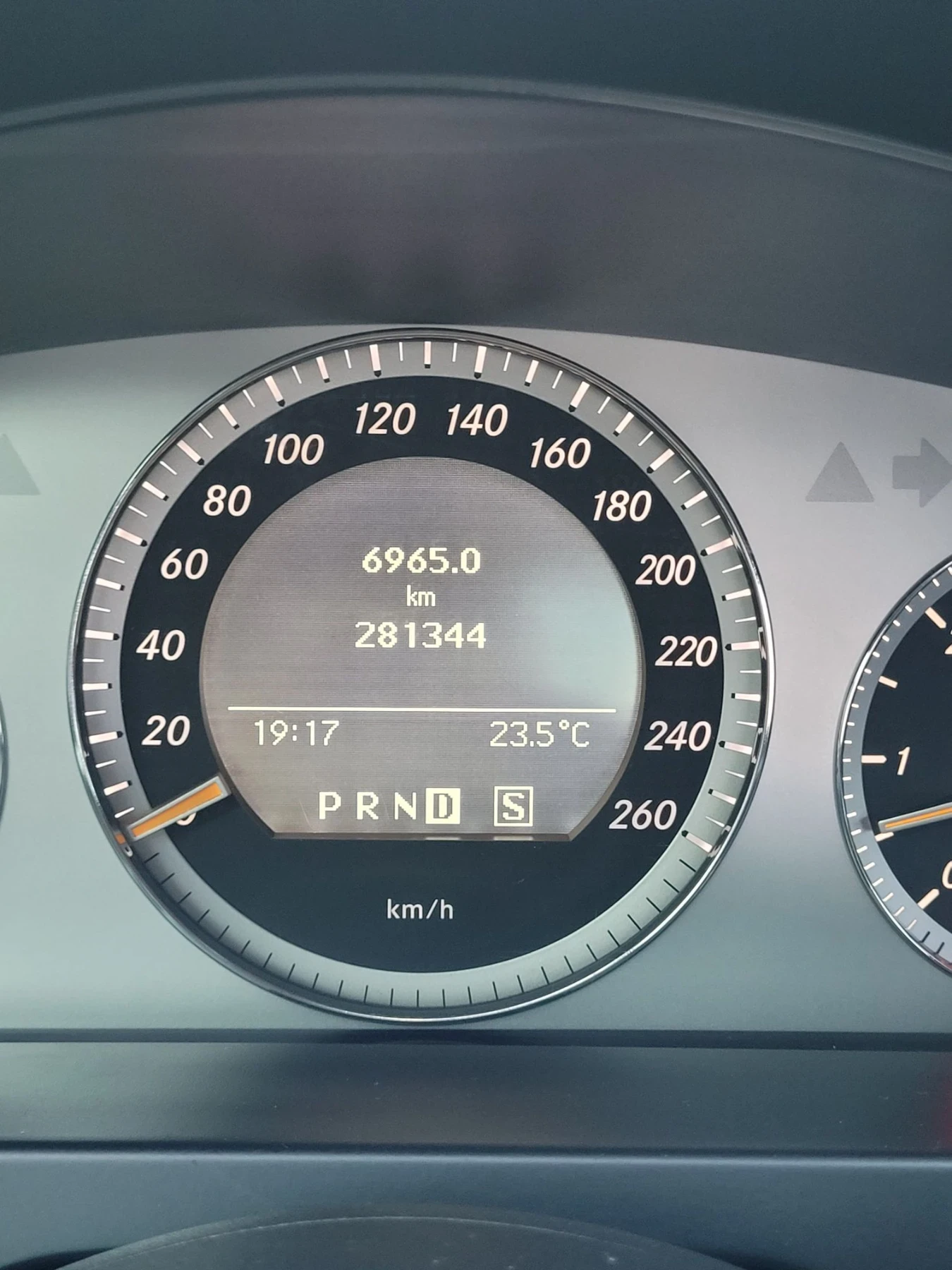 Mercedes-Benz C 320 3.2cdi, снимка 12 - Автомобили и джипове - 56085711
