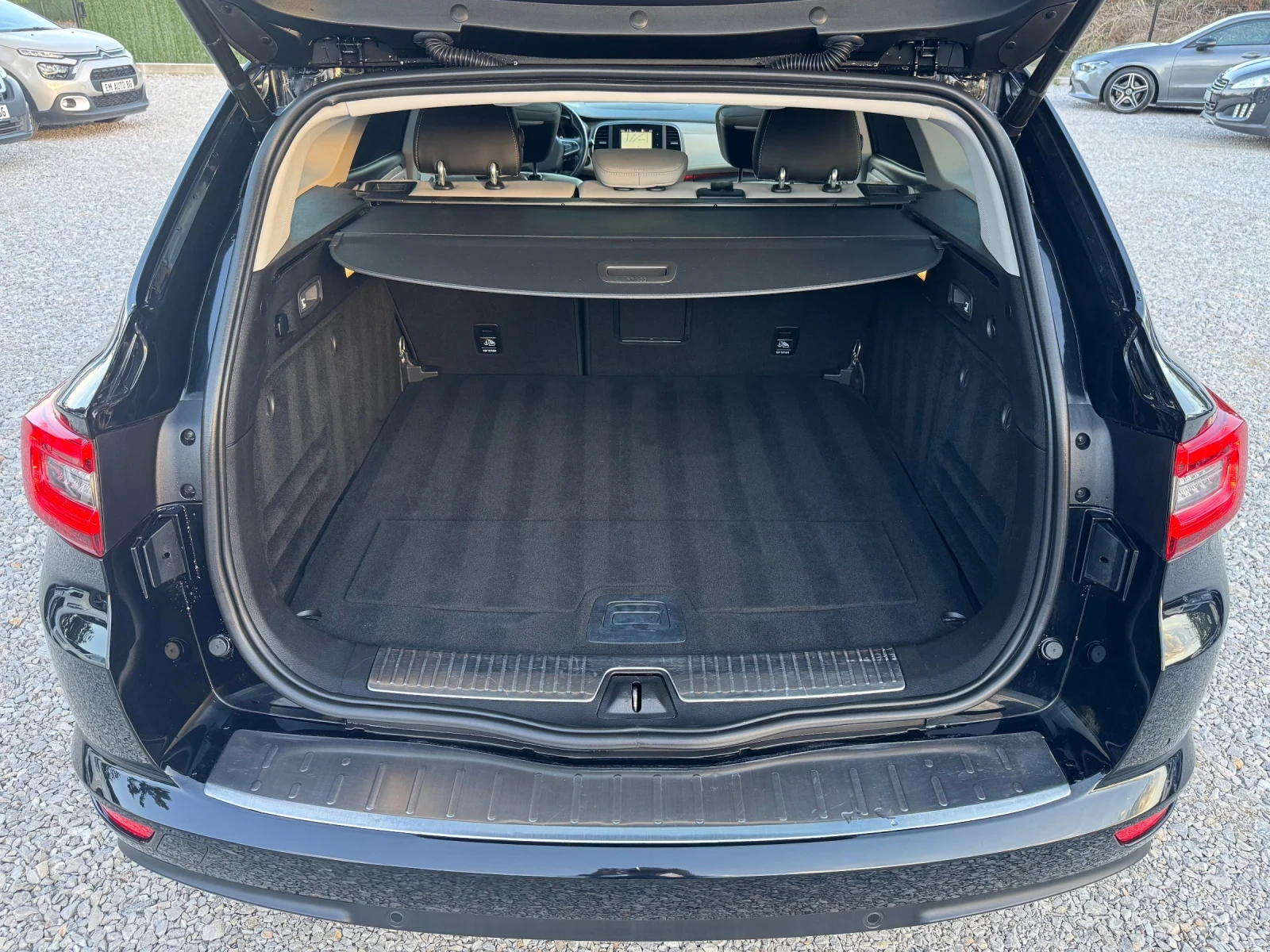 Renault Talisman 2.0dCi 200hp INITIALE 4Control /СОБСТВЕН ЛИЗИНГ/, снимка 7 - Автомобили и джипове - 56271150