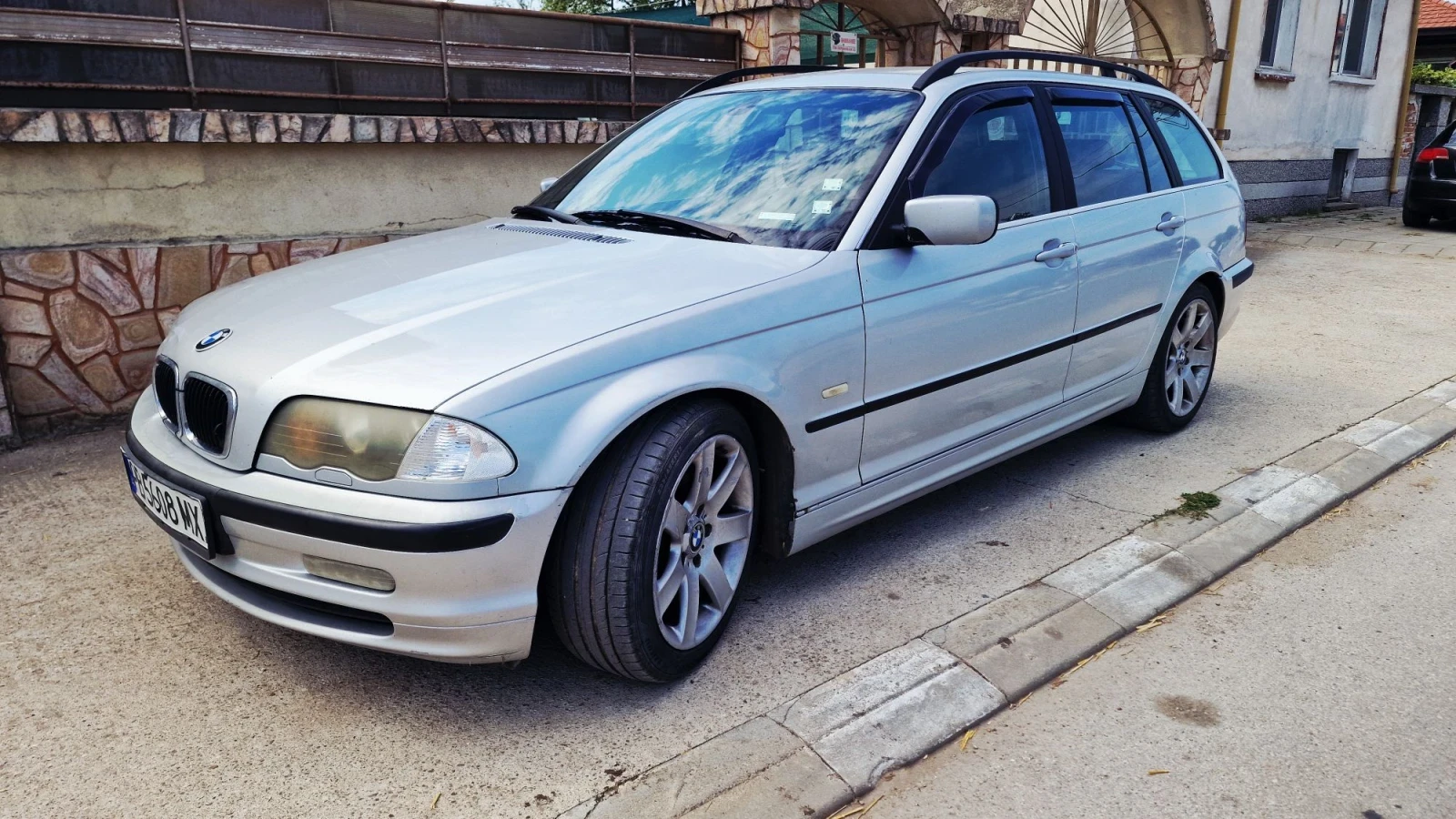 BMW 330, снимка 3 - Автомобили и джипове - 56367978