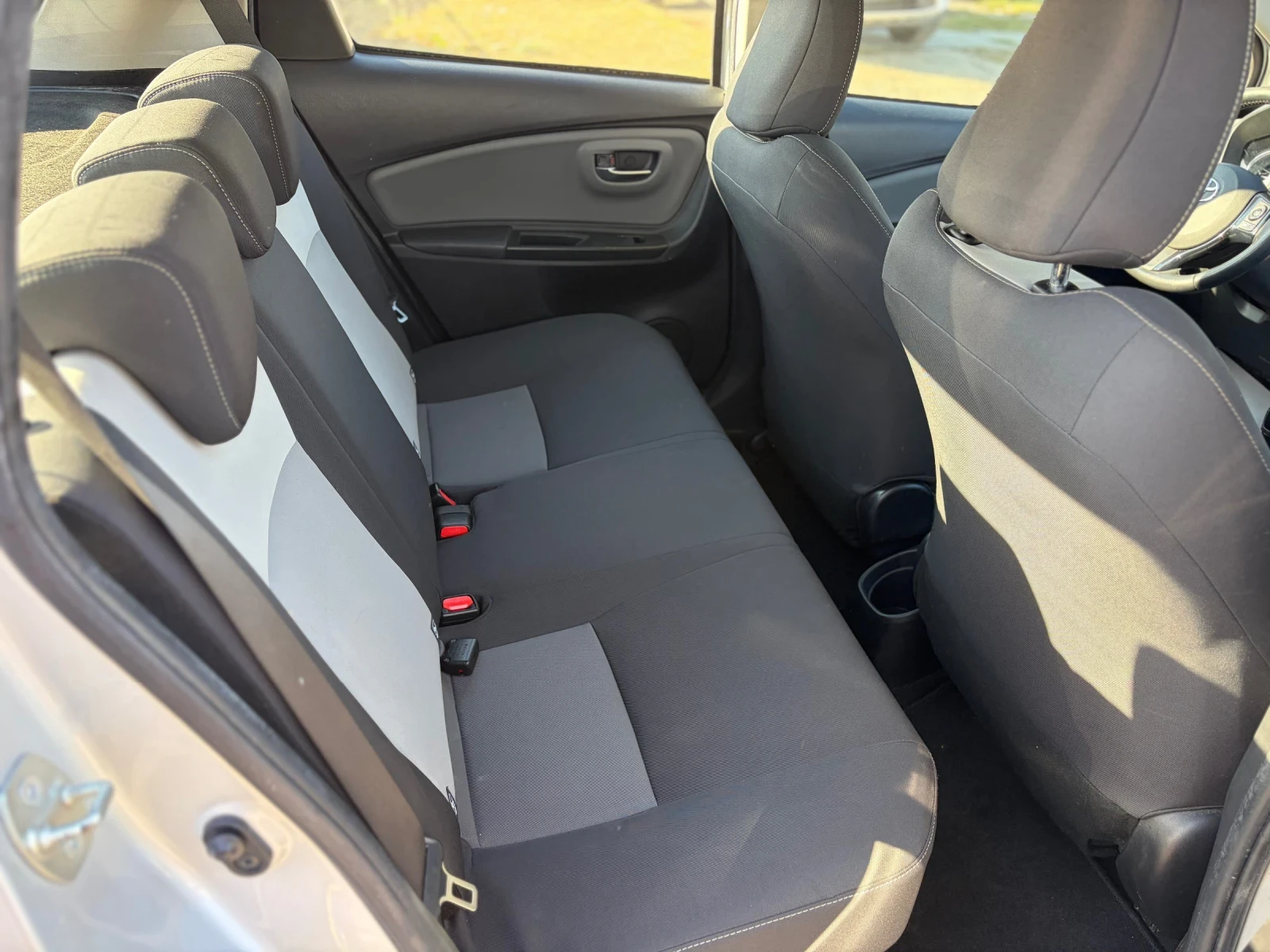 Toyota Yaris Hybrid | Mobile.bg � ����������� 15