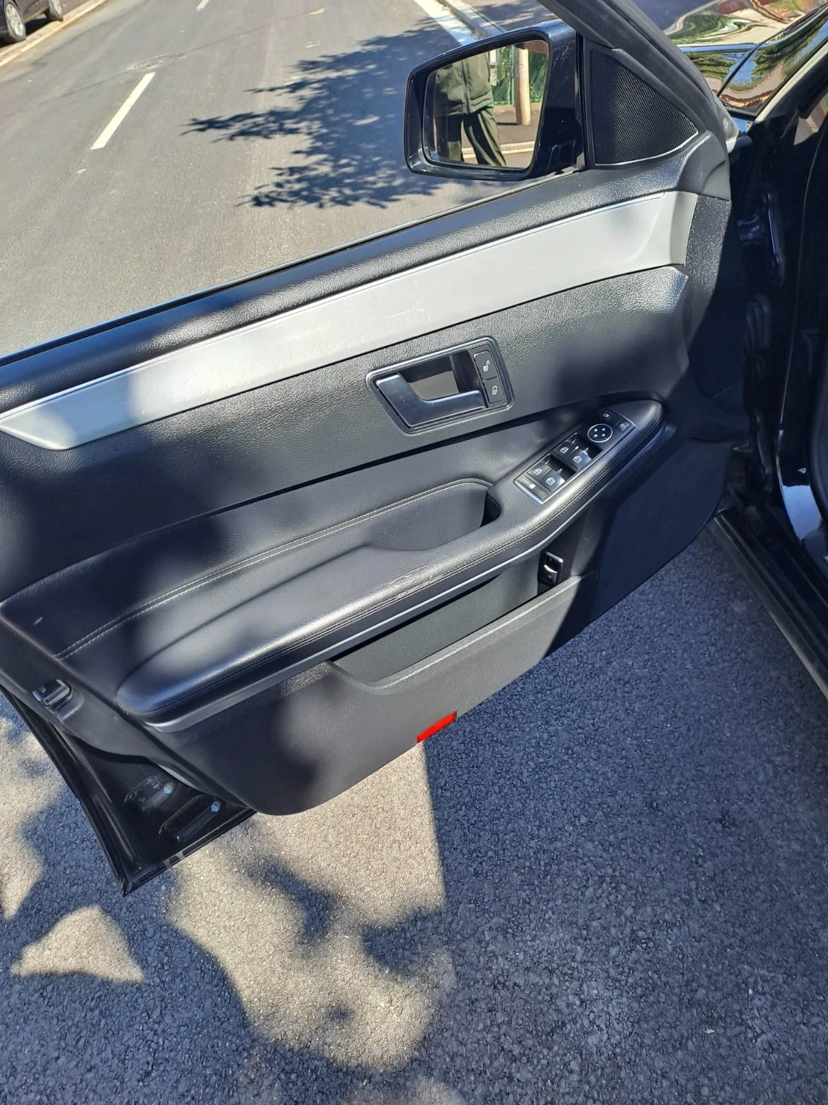 Mercedes-Benz E 200, снимка 9 - Автомобили и джипове - 56607977