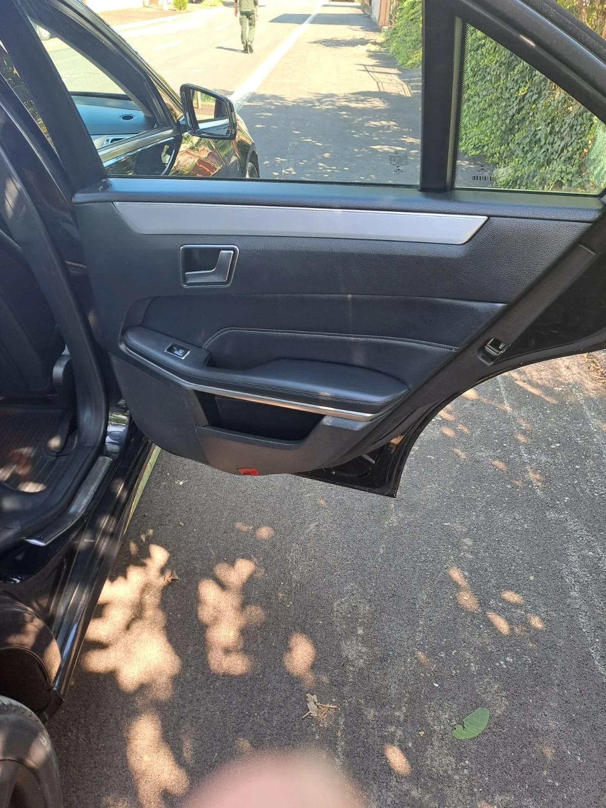 Mercedes-Benz E 200, снимка 11 - Автомобили и джипове - 56607977