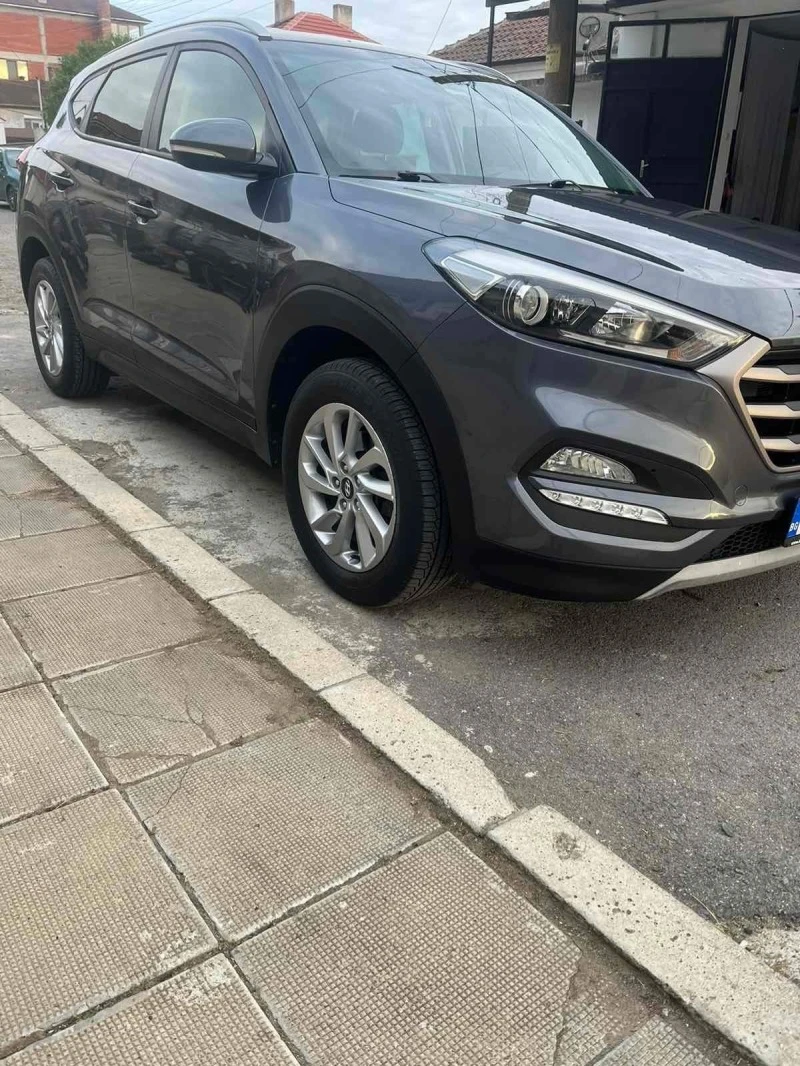 Hyundai Tucson 1.7 CRDI, снимка 2 - Автомобили и джипове - 47461540