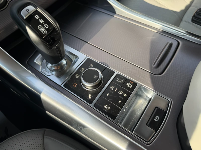 Land Rover Range Rover Sport 3.0d 306 к.с. 4х4, снимка 12 - Автомобили и джипове - 51763600