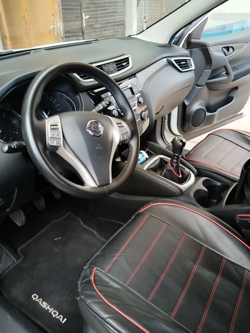Nissan Qashqai, снимка 8 - Автомобили и джипове - 52497685