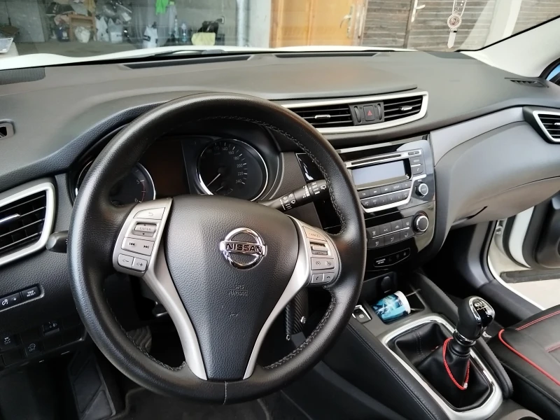 Nissan Qashqai, снимка 9 - Автомобили и джипове - 52497685