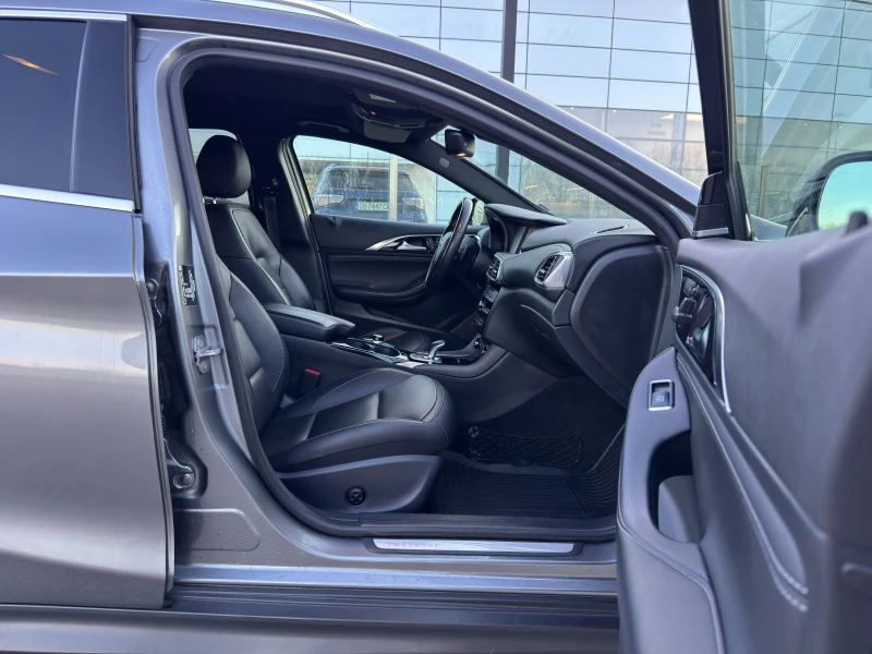Infiniti QX30 Premium Tech AWD, снимка 11 - Автомобили и джипове - 53197719