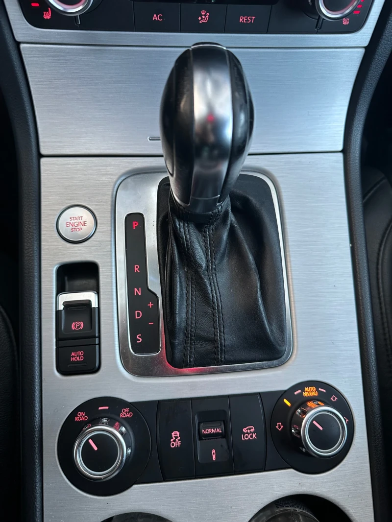 VW Touareg 4.2TDI V8, снимка 10 - Автомобили и джипове - 53391669