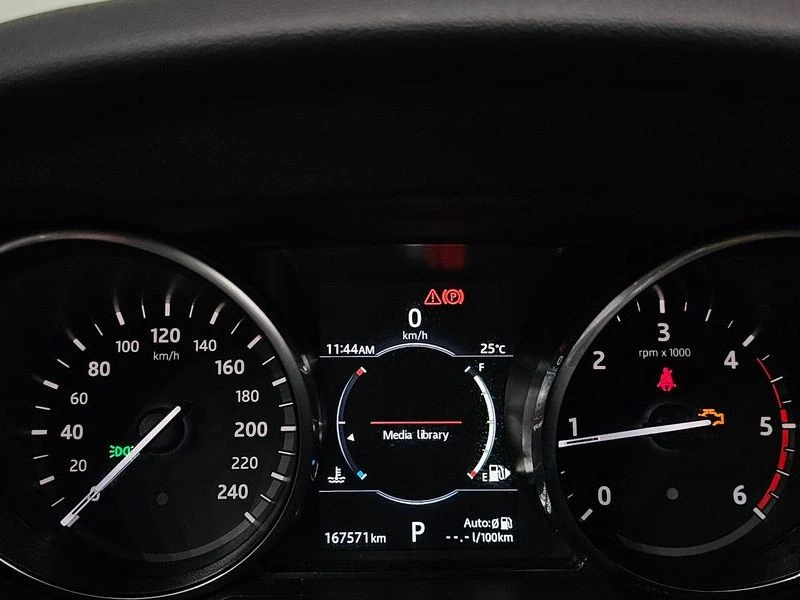 Land Rover Discovery Sport 2.0 Automatic, снимка 8 - Автомобили и джипове - 55932037