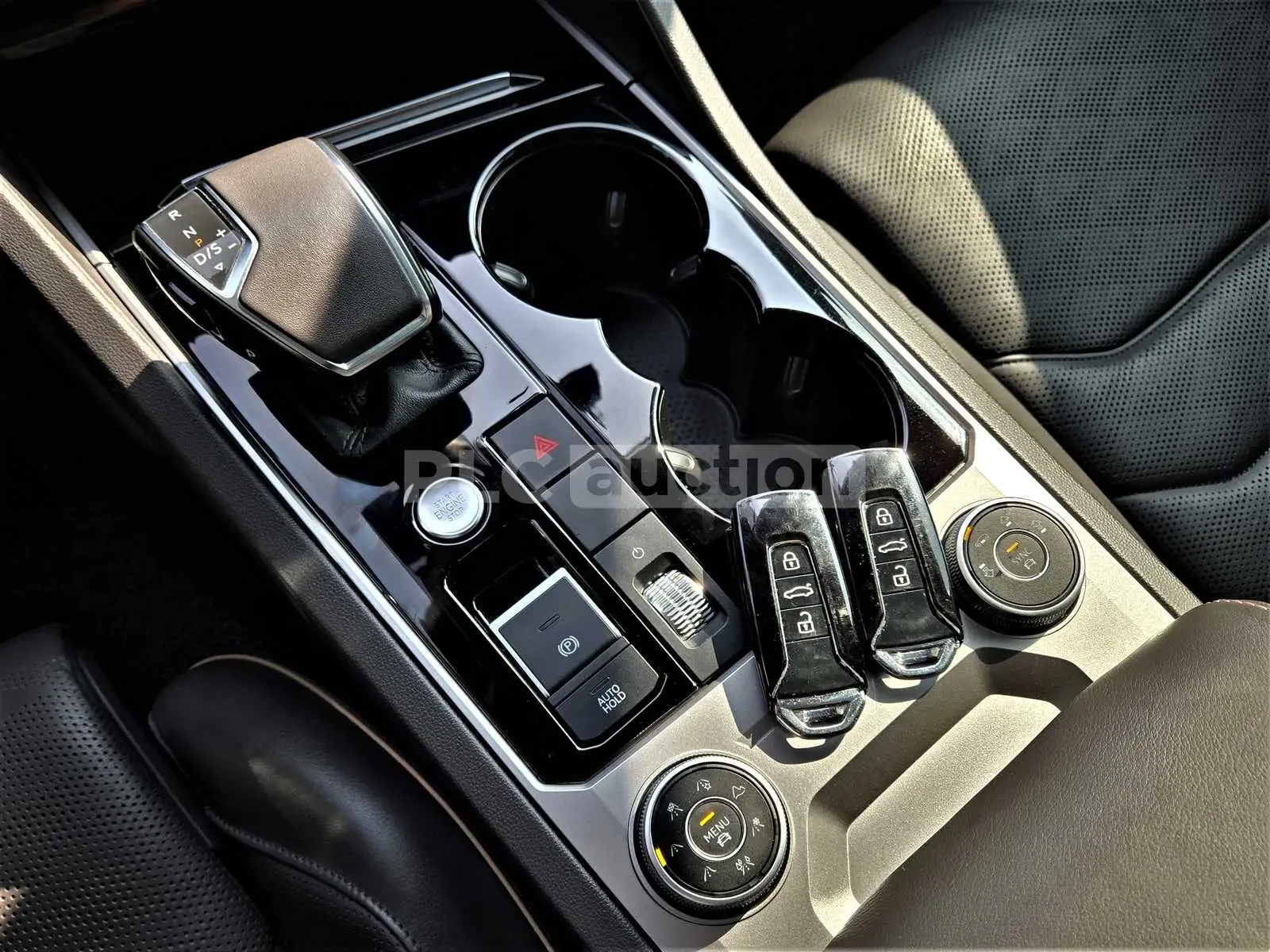 VW Touareg, снимка 7 - Автомобили и джипове - 54255883