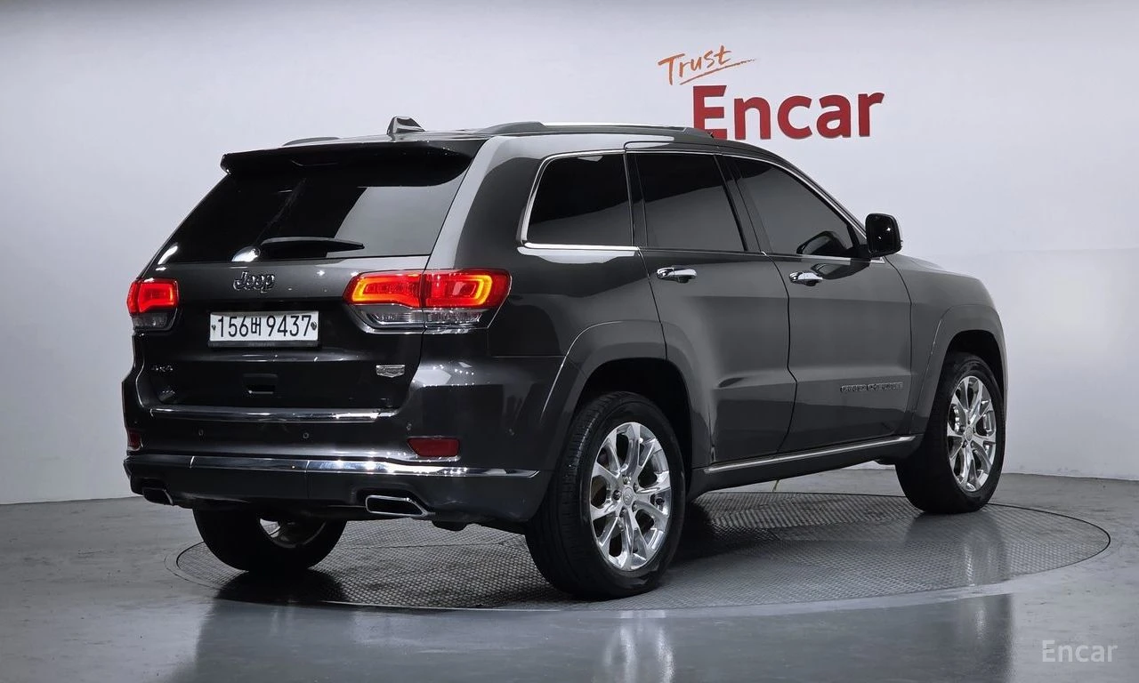 Jeep Grand cherokee 3.6* V6* 8ZF* SUMMIT* ДИСТРОНИК* ОБДУХВАНЕ* LANE* , снимка 2 - Автомобили и джипове - 54736918