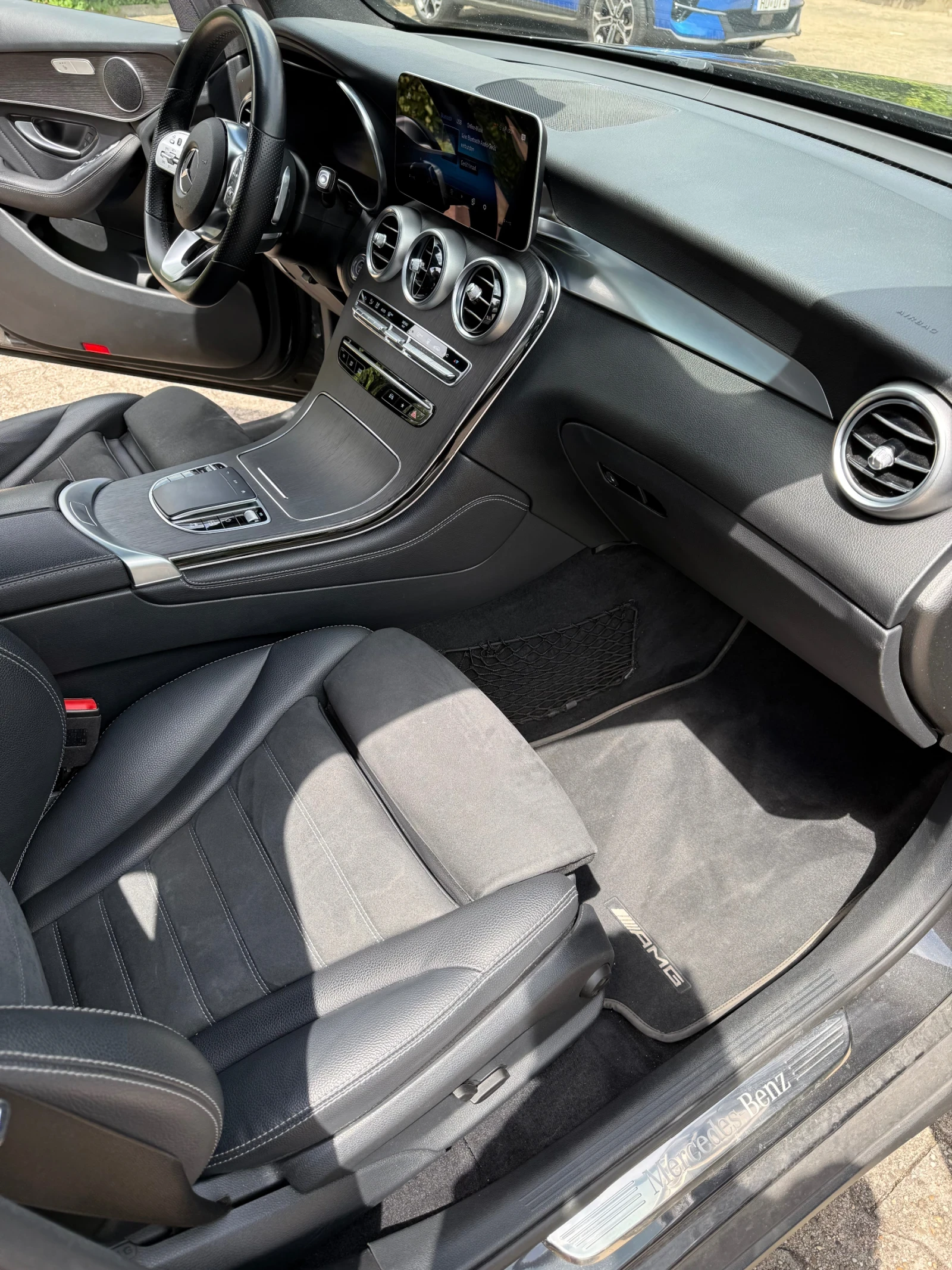 Mercedes-Benz GLC 300 d 4 Matic AMG Line, снимка 8 - Автомобили и джипове - 54817691