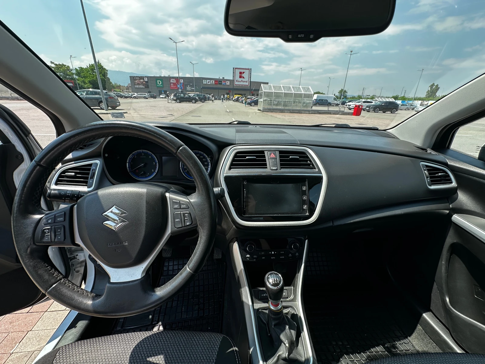 Suzuki SX4 S-Cross, снимка 8 - Автомобили и джипове - 55124938