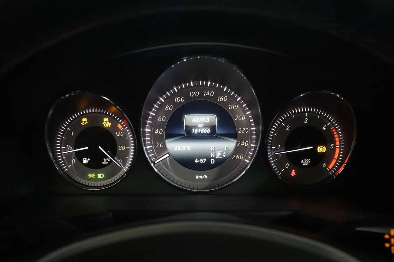 Mercedes-Benz GLK BLUETEC 4MATIC * ПРЕДСТАВИТЕЛСТВО НА TOYOTA* , снимка 8 - Автомобили и джипове - 55640297